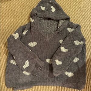 POL Gray V-Neck Sweater with White Hearts